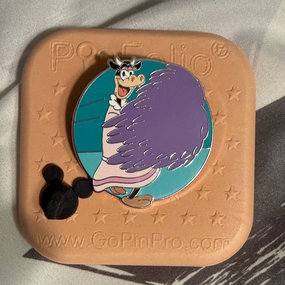 Disney clarabelle  the cow   Character Pin